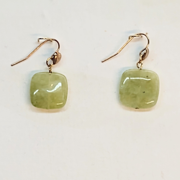 Chic Jade Green Dangle Earrings - Picture 1 of 2